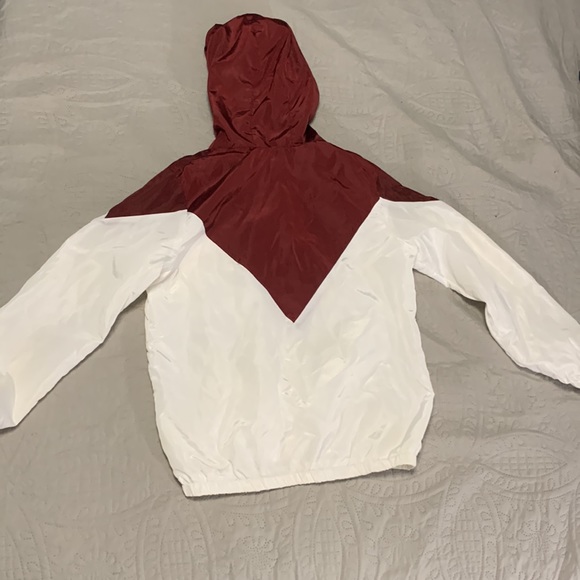 Maroon and white zaful rain jacket - Picture 2 of 3